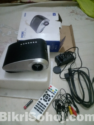 মিনি প্রজেক্টর